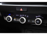 マニュアルエアコンを装備。高性能集塵フィルターも装備しており車内はいつも快適空間♪