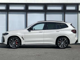 また、BMW正規認定中古車は、エマージェンシーサービスが自動付帯。24時間365日、皆様のカーライフをサポート致します。確かな安心のうえで、「駆けぬける歓び」をご堪能ください。