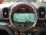 時を経ても深い魅力を放ち続けるMINI。より快適にお乗り頂くために、3つのサポートプログラムをご用意しております。※認定中古車保証は登録日より最長4年間まで延長が可能です。