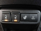 シートヒーター、ステアリングヒーター、AC100V電源コンセント付きです。