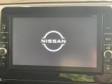 【純正9型ナビ】人気の純正ナビを装備しております。ナビの使いやすさはもちろん、オーディオ機能も充実!キャンプや旅行はもちろん、通勤や買い物など普段のドライブも楽しくなるはず♪