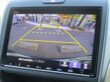 リアカメラのお写真です。駐車が苦手な方でもラクに駐車が行えますね。