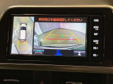 安心のバックモニター!ガイドがあって夜間でもよく見えます!