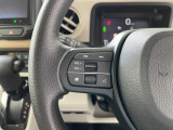 【ステリモ】ステアリングリモコンスイッチにてオーディオ操作可能となっており、運転にも集中できます。少しでも視線移動を減らし事故に遭う確率を下げます。
