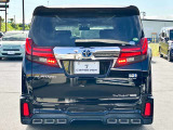 自社整備工場完備&自社鈑金工場完備!車両整備にも自信があります!保険適用鈑金修理などお気軽にご相談ください。流行のルーフペイントなど部分塗装もご相談ください。