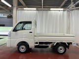 【スマートアシスト搭載車】 衝突回避支援ブレーキ機能(対車両・歩行者)、衝突警報機能(対車両・対歩行者)、誤発信抑制制御機能などの機能で安全な運転をサポートします。