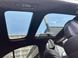 メルセデス・ベンツの定める厳しい基準をクリアしたお車のみをご案内させて頂きます。納車前整備はメーカー規定に基づき100項目以上にも及ぶ点検を熟練のメカニックによって行いご納車させて頂きます。