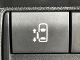 【パワースライドドア】スマートキーや運転席のスイッチでスライドドアの開閉が可能♪電動だから力を入れてドアを開ける必要が無く、小さいお子様でも、重い荷物を持っている時もラクに開け閉めできます♪