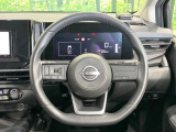 【ステアリングヒーター】冬場に冷たくなりやすい革巻きステアリングを、スイッチ一つで素早く適温に!エアコンよりも早く温まってくれるので、寒い日の運転も快適になりますね♪