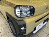 【LEDヘッドライト】悪天候や夜間走行時も良好な視界を確保し安心して運転できる高輝度LEDヘッドライトを装備!点灯速度が早く、消費電力も抑えられています。