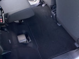 この度は、当店のお車をご覧いただきまして誠にありがとうございます。当店では全国販売・納車も行っております。県によって陸送費用は異なりますのでお気軽にお問い合わせください。