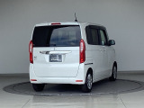 バックカメラが付いているのでバックでの車庫入れも安心です。