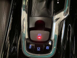 電動パーキングブレーキ&ブレーキホールド☆HOLDスイッチを押しシステムONの状態にしておくことで渋滞や信号待ちなどでブレーキを踏んで停止した時保持してくれる。