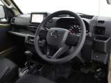 運転席廻りです。