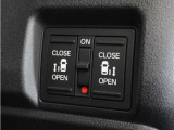 ◆両側電動スライドドア◆狭い駐車場でも乗り降りが楽々♪お子様が隣の車にドアを当ててしまう心配もございません!小さなお子様連れの方もこれで安心。