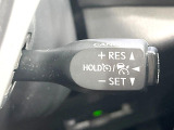 【レーダークルーズコントロール】高速道路での長距離走行が楽に!!自動で速度を保つクルーズコントロールが、衝突軽減システムと連携し、前方の車両を感知して車間を保つように速度調節してくれます!!