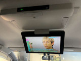 【フリップダウンモニター】付き☆後部座席に座りながら大画面でTVやDVDをお楽しみいただけます♪
