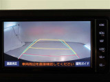 バックガイドモニターで、後方を確認しながら安心して駐車することができます。運転初心者も熟練者も必須の機能ですよ!