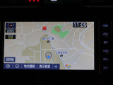 純正ナビを装備。タッチパネル式で使いやすく、お出かけもラクラクです。