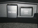 【充電用USB端子】デバイスの充電に便利です。※実際の接続端子は写真で確認or店舗までご気軽にお問合せください♪