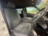 運転席シート廻りは使用感も少なく、良好な状態となっています。丁寧に使われていたことがよくわかりますね。