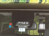 【トヨタセーフティセンス】走行中に前方の車両等を認識し、衝突しそうな時は警報とブレーキで衝突回避と被害軽減をアシスト。より安全にドライブをお楽しみいただけます。