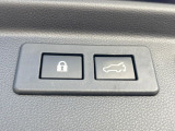 【パワーバックドア】スマートキーや運転席のボタンを押すだけでリアゲートが自動で開閉します!荷物を持っている時や、高い位置にあるバックドアを閉める際に便利な機能です♪
