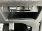 ETC2.0が標準装備です。高速道路の渋滞情報や静止画像提供などをナビとリンクして画面でお知らせします。また、高速道路の一時退出対象インターでは料金据え置きで一時退出もできます