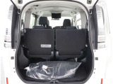 開口部の広いラゲージスペースは、ゴルフバックなどの荷物もラクラク積み込めます。