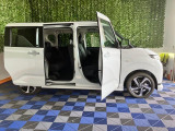 【両側電動スライドドア】運転席に設置されたボタンひとつで簡単な電動スライドドア☆ドアを自動で開閉できるため、車内にいながら家族や友達を迎える事ができます^^