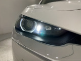 LEDヘッドライトは、点灯の瞬間から最大光量を発揮し、突然暗くなるトンネルなどでの安定感を高めます。