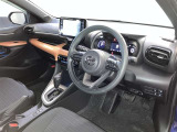 見通しのよいすっきりとした視界で、誰でも運転しやすいです。運転のしやすさは疲れにくさにも繋がりますよ♪