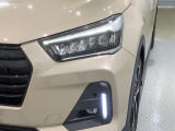 LEDヘッドライトは、点灯の瞬間から最大光量を発揮し、突然暗くなるトンネルなどでの安定感を高めます。
