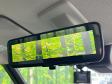 【デジタルルームミラー】後席の大きな荷物や同乗者で後方が確認しづらい時でも安心!カメラが撮影した車両後方の映像をルームミラー内に表示。クリアな視界で状況の確認が可能です!