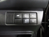 パーキングセンサーや横滑りを防ぐVSA等のスイッチ類は運転席の右側、手の届きやすい位置にあります。