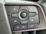 ステアリングに装備されたスイッチで運転中でも楽に音量の操作が可能です♪♪慣れると目線をそらさずに行えますので安全です♪♪