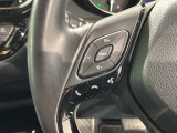 ステアリングにオーディオ操作スイッチが付いています。オーディオ画面に直接タッチしなくても操作が出来ますので、運転に集中できます。