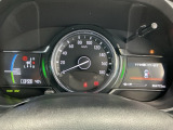 メーターの横に液晶カラーディスプレーを装備。航続可能距離等の情報やHonda SENSINGの注意・警告を表示します!