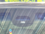 【シティブレーキアクティブシステム】低速走行中に前方の車両等を認識し、衝突しそうな時は警報とブレーキで衝突回避と被害軽減をアシスト。より安全にドライブをお楽しみいただけます。