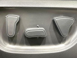 【パワーシート】スイッチ一つで簡単にシートの微調整が可能!電動だから力もいりません!快適なシートポジションにセットして、快適なドライブをお楽しみください。