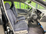 運転席シート廻りは使用感も少なく、良好な状態となっています。丁寧に使われていたことがよくわかりますね。