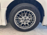純正のアルミホイール装着。タイヤサイズは205/55R16