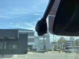 もう無くてはならない、ドライブレコーダーが搭載済みです!あおり運転等の抑制にもなりますし、万が一の時もこれでバッチリ確認できます!