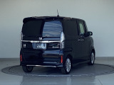 バックカメラが付いているのでバックでの車庫入れも安心です。