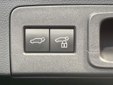 【パワーバックドア】スマートキーや運転席のボタンを押すだけでリアゲートが自動で開閉します!荷物を持っている時や、高い位置にあるバックドアを閉める際に便利な機能です♪