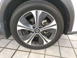 標準17インチアルミホイール&ヨコハマ ブルーアース  E70 205/55R17装着です。
