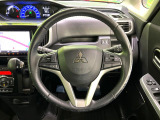 【純正革巻きステアリング】上質な革を使用することで、手にしっかり馴染みとても運転しやすいハンドルです♪