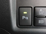 シンプルながら機能性あふれる運転席周りですね。使いやすいスイッチ類の配置によりとても運転しやすいですよ♪