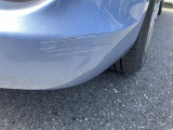 傷等が御座いますので、現車をご覧になって状態を確認をして下さい。修理をご希望の方は有償になりますが、弊社板金工場にて修理可能です!詳細はスタッフにご相談ください!