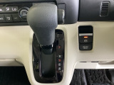 発進時から滑らかに加速する無段階変速のCVTはストップ&ゴーの多い街の中も快適です